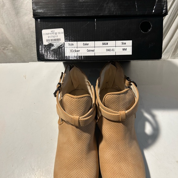 Beacon tan ankle boots with zip up heel & 1” block heel size 9M NWT - Picture 5 of 7